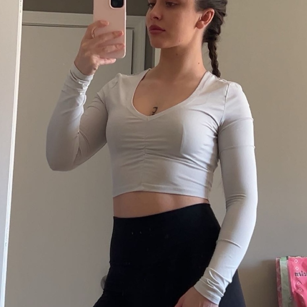 white long sleeve ruched crop top